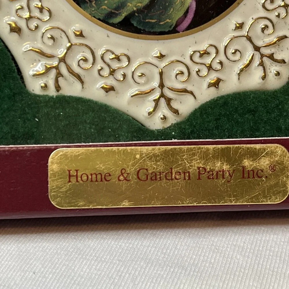 Home & Garden Party Christmas Ornament 1998 Announcing the Birth of Christ - Picture 3 of 9